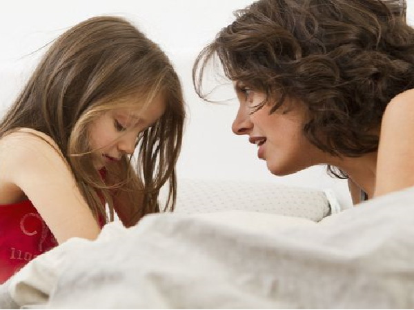 Cha mẹ hãy cố gắng kiềm chế cảm xúc tốt nhất có thể