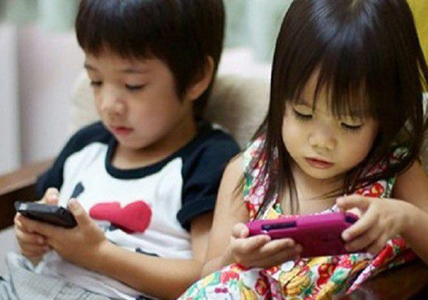 Hướng dẫn các con sử dụng điện thoại thông minh một cách có ích